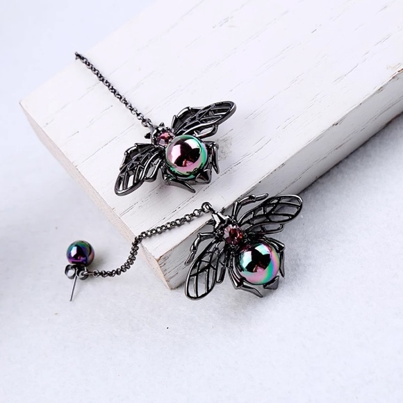 Mystic Pearl Insect Long Drop Earrings - Picture 4 of 6